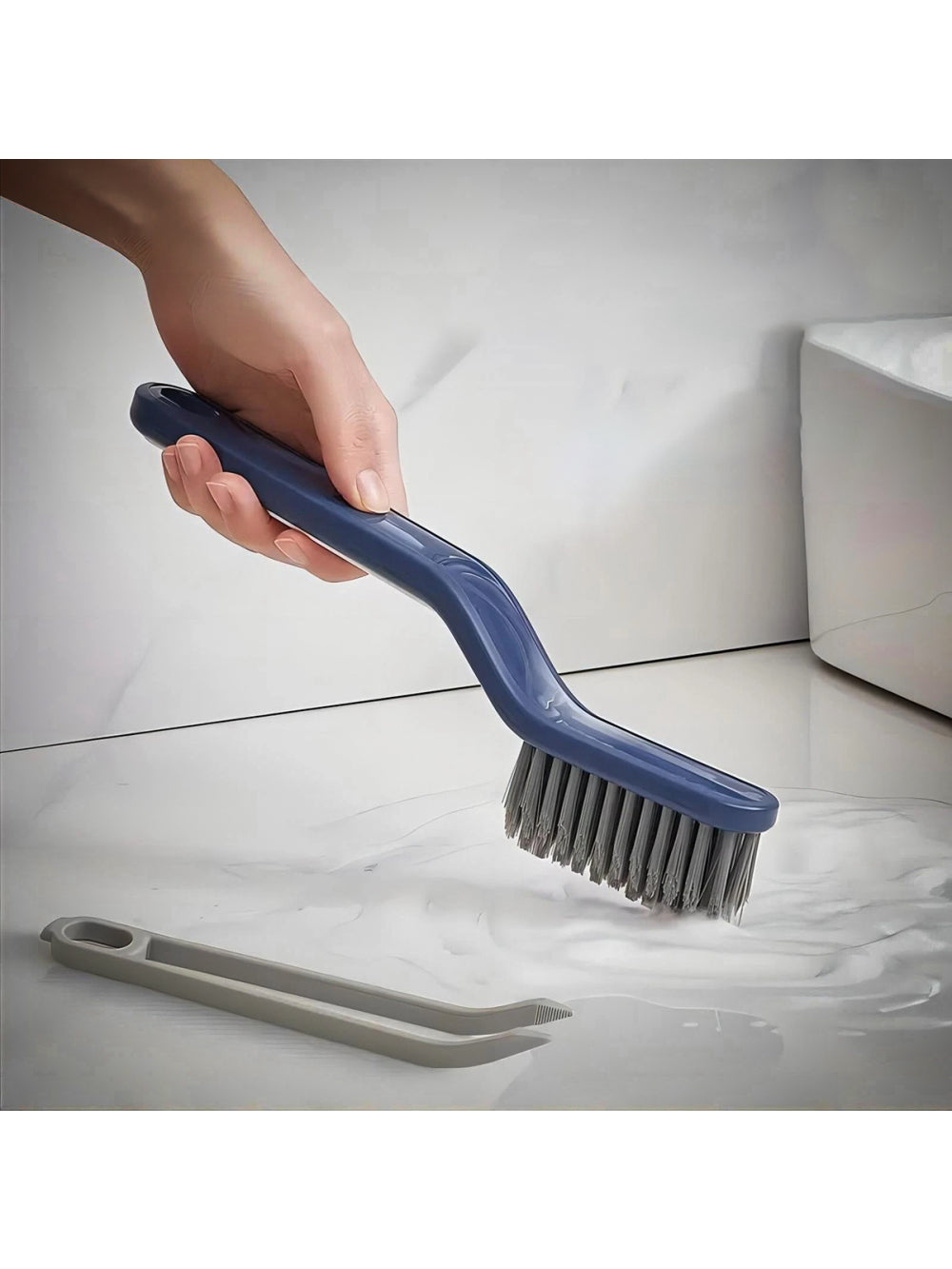 Escova Multiuso Limpeza Cantos Pinça 2 em 1 Banheiro Cozinha Cor:Branco