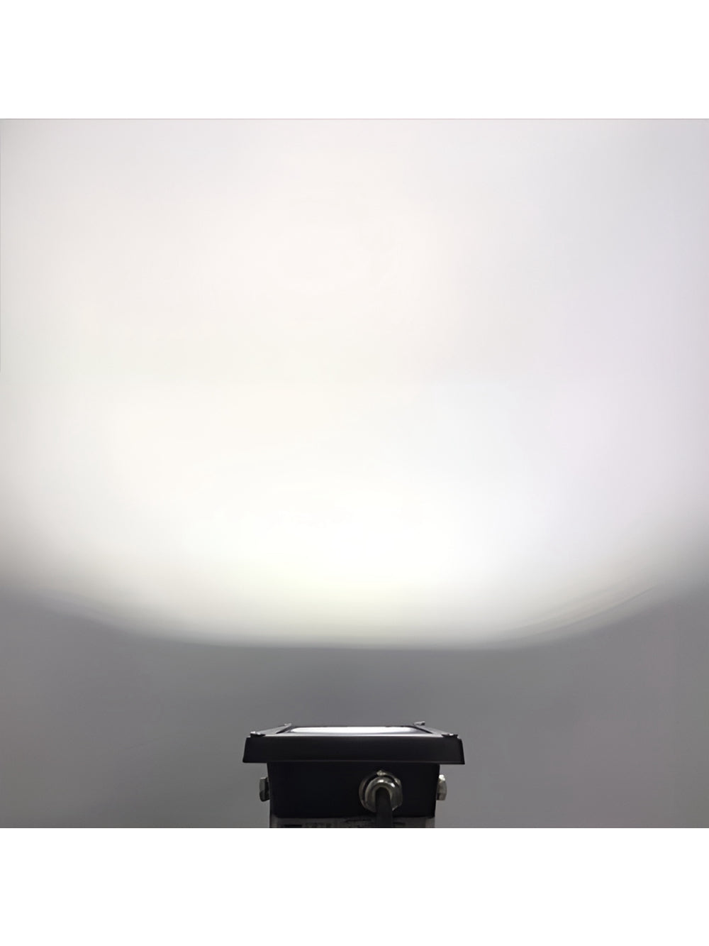 Refletor Led Holofote 30w Bivolt Resistente Chuva Pó Luz Branca Cor:Branco Frio