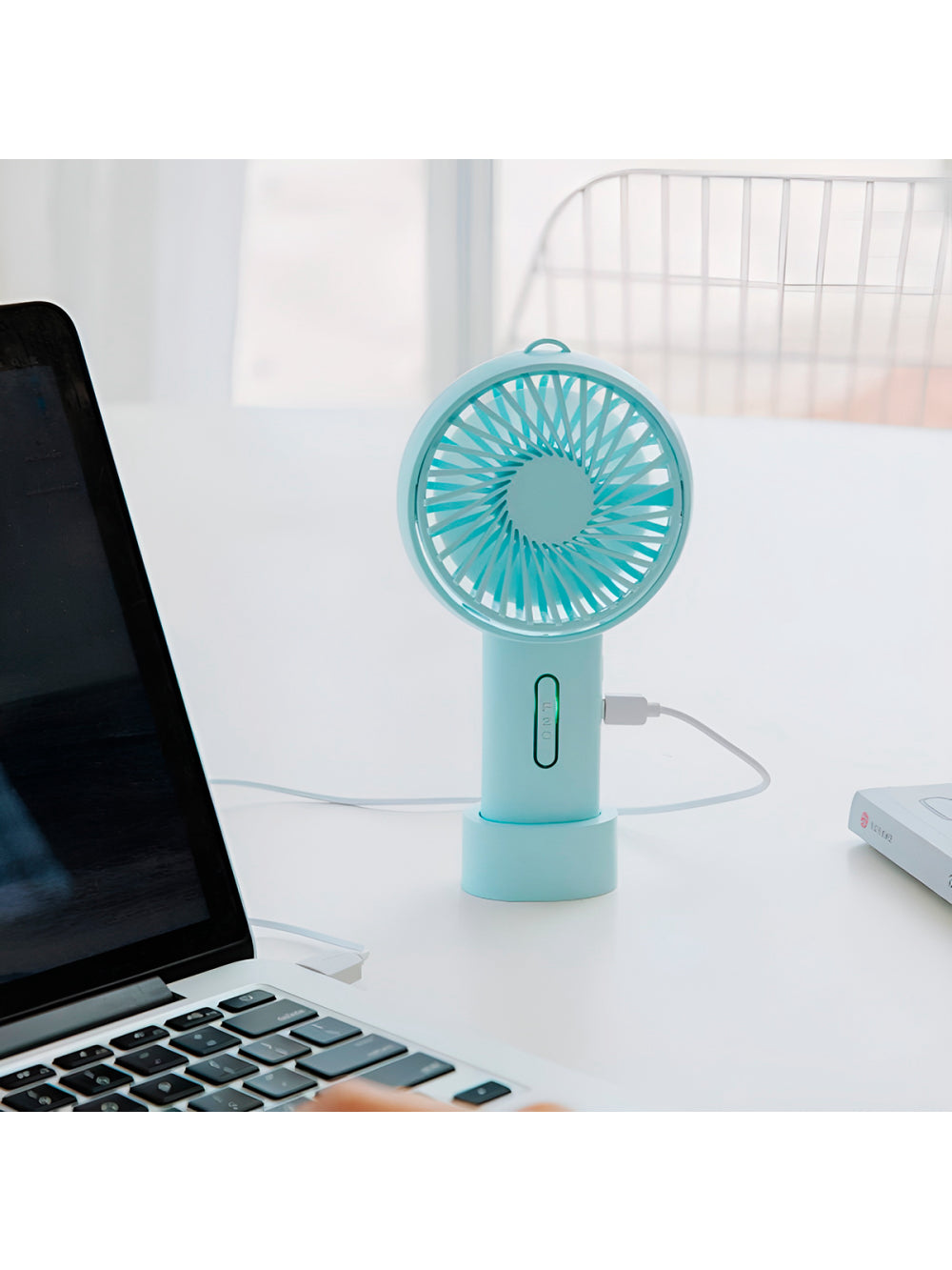 Ventilador Portátil Para Mesa Recarregável com Base Cor:Verde