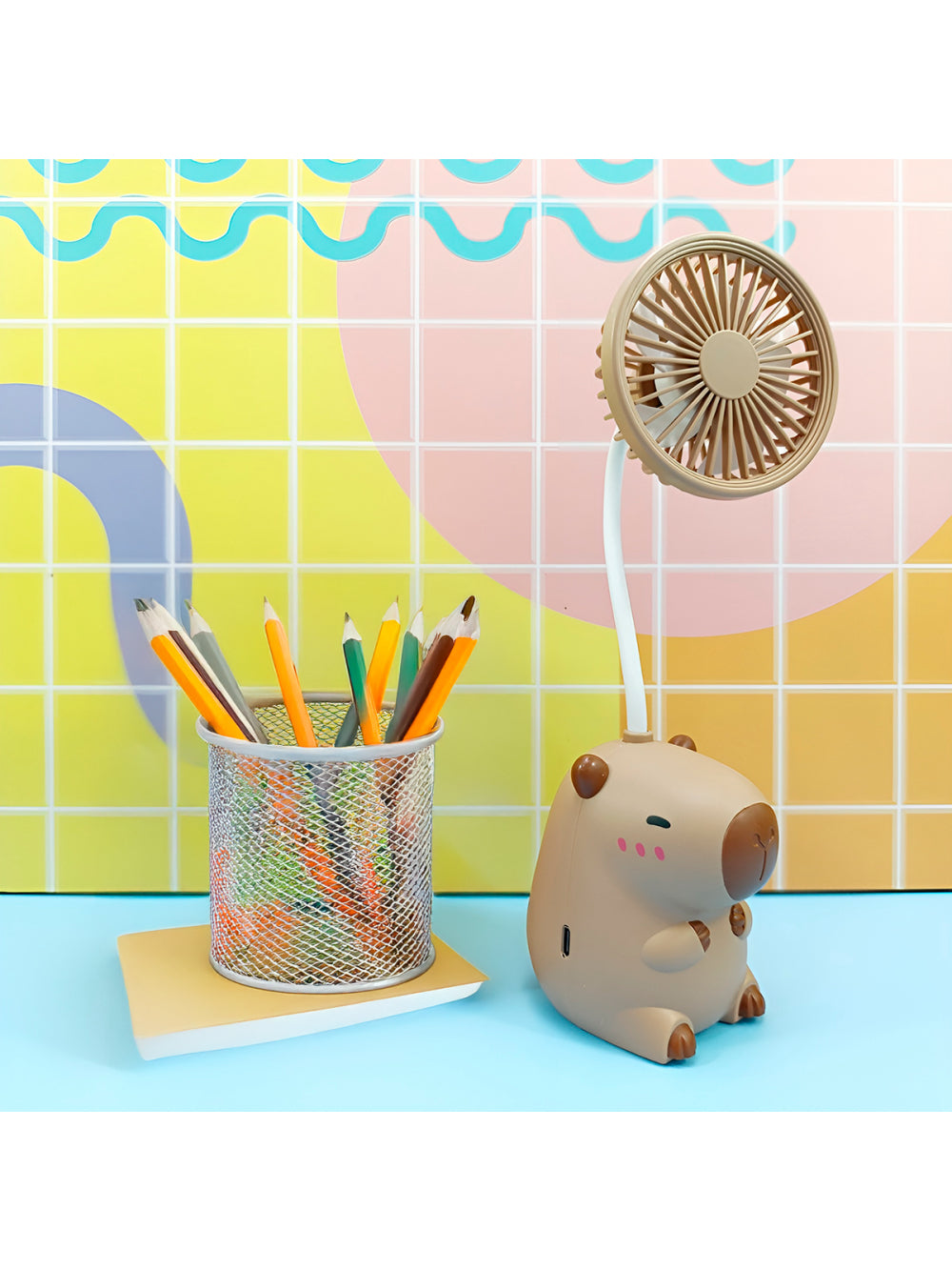 Mini Ventilador de Mesa e Apontador Formato Capivara