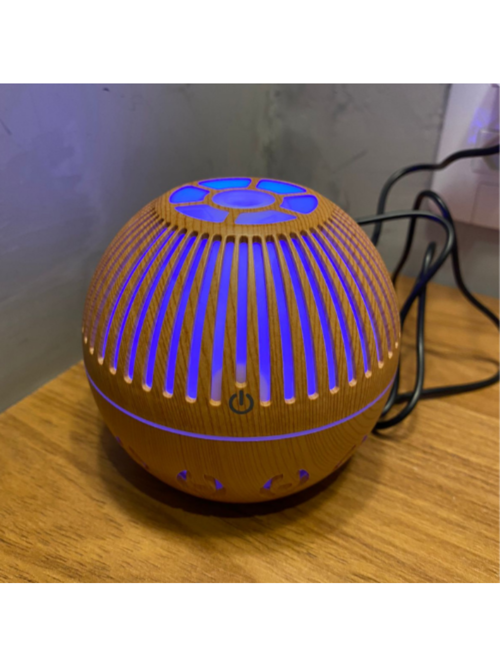 Umidificador Difusor De Aroma Ultrassonico Luz De Led Bola Rajada Cor:Marfim